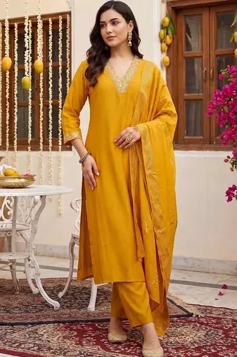 women ethnic motifs embroidered regular kurta with trousers & with dupatta