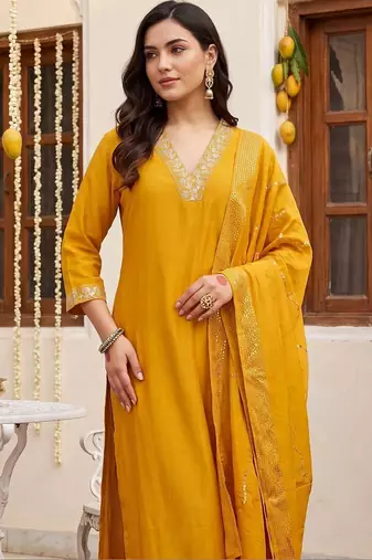 women ethnic motifs embroidered regular kurta with trousers & with dupatta
