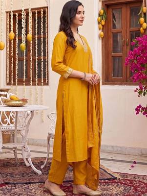 women ethnic motifs embroidered regular kurta with trousers & with dupatta 6