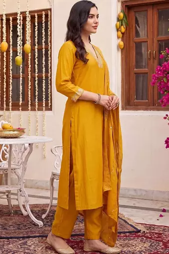 women ethnic motifs embroidered regular kurta with trousers & with dupatta