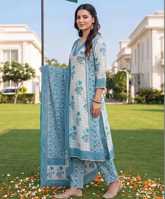 women floral printed regular cotton kurta with trousers & with dupatta 4