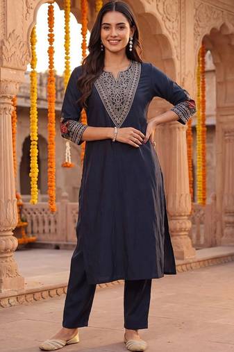 women ethnic motifs embroidered regular thread work kurta with trousers