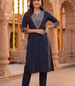 women ethnic motifs embroidered regular thread work kurta with trousers