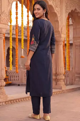 women ethnic motifs embroidered regular thread work kurta with trousers