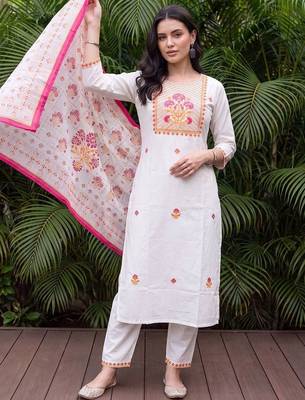 women floral embroidered regular thread work cotton kurta with trousers & with dupatta 1