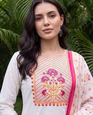 women floral embroidered regular thread work cotton kurta with trousers & with dupatta 3