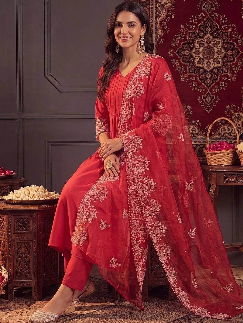 women ethnic motifs regular thread work kurta with trousers & with dupatta