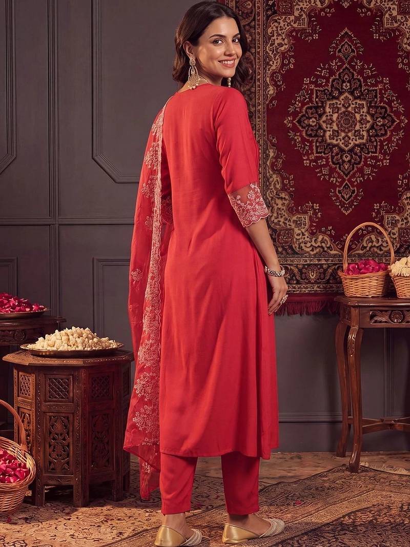 women ethnic motifs regular thread work kurta with trousers & with dupatta