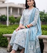 women floral printed empire cotton kurta with trousers & with dupatta
