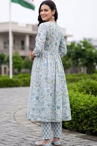 women floral printed empire cotton kurta with trousers & with dupatta