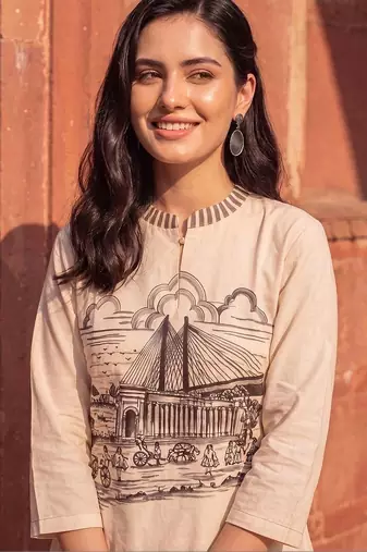 women printed regular kurti with trousers