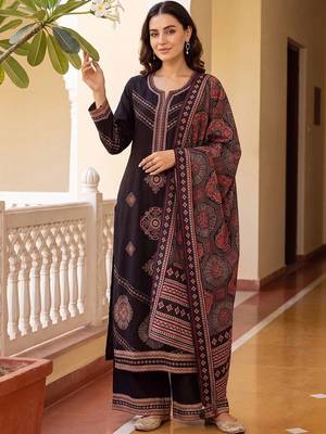 women ethnic motifs printed regular kurta with palazzos & with dupatta 2