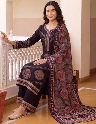 women ethnic motifs printed regular kurta with palazzos & with dupatta 5