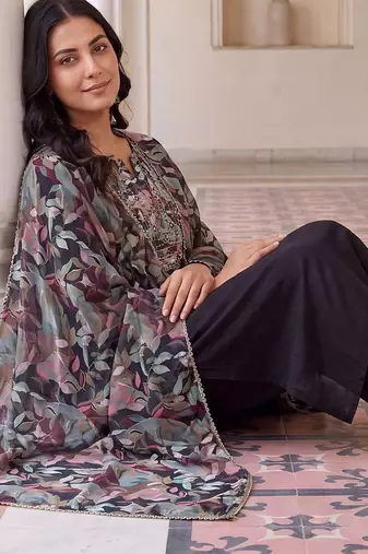 women ethnic motifs embroidered regular thread work kurta with trousers & with dupatta