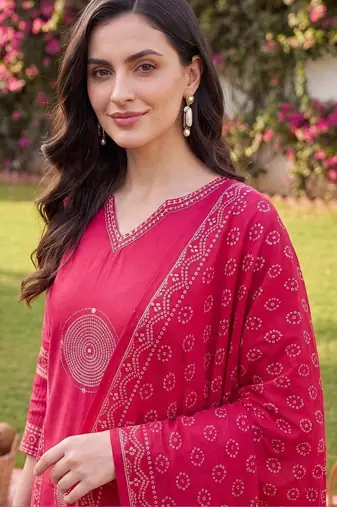 women ethnic motifs printed regular cotton kurta with trousers & with dupatta