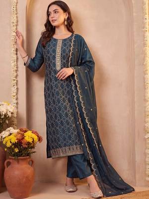 women embroidered regular thread work kurta with trousers & with dupatta 1