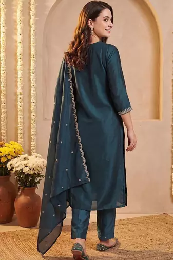 women embroidered regular thread work kurta with trousers & with dupatta