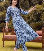 women floral printed regular cotton kurta with trousers