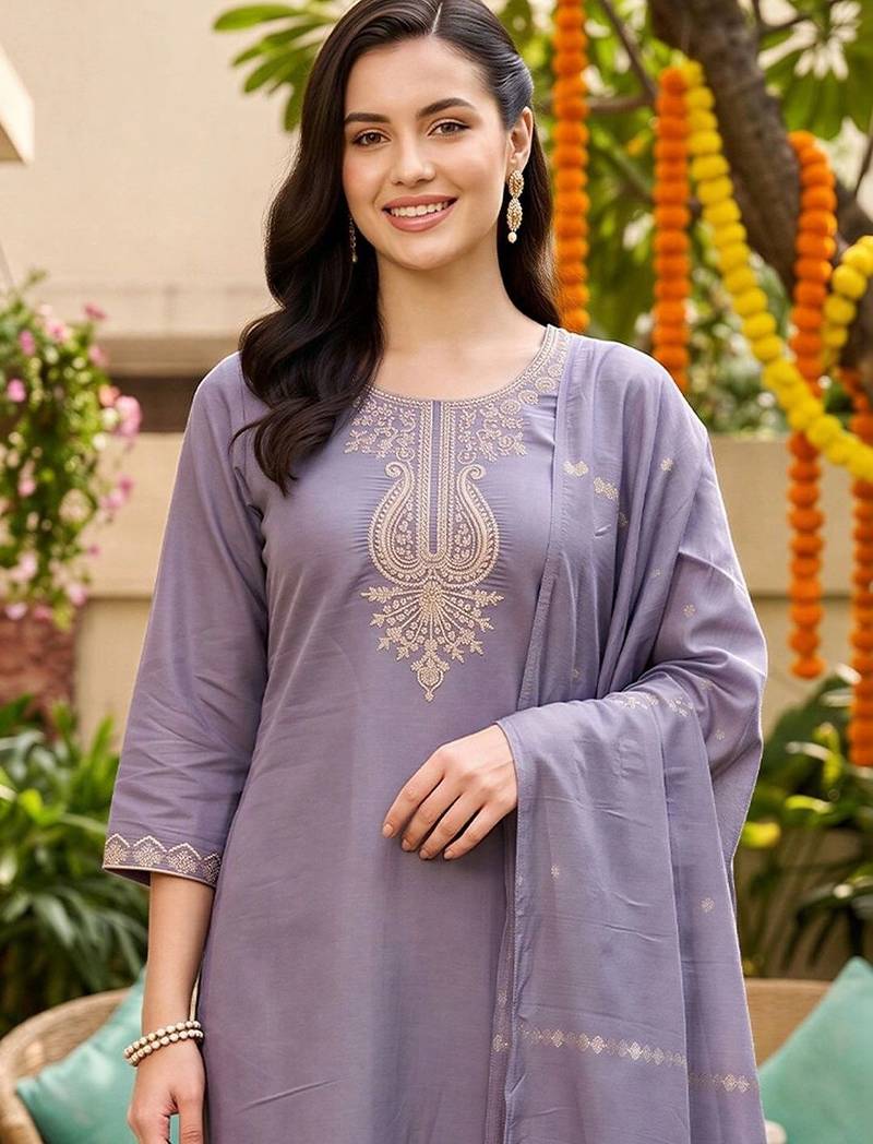 women paisley embroidered regular sequinned kurta with trousers & with dupatta