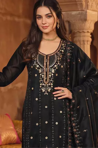 women ethnic motifs embroidered regular kurta with trousers & with dupatta