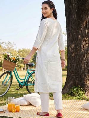 women ethnic motifs embroidered regular thread work cotton kurta with trousers & with dupatta 3