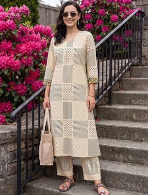 women printed regular cotton kurta with palazzos 2