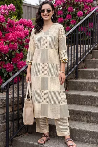 women printed regular cotton kurta with palazzos