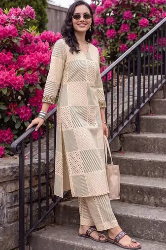 women printed regular cotton kurta with palazzos