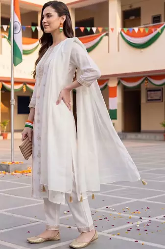 ethnic motifs embroidered regular thread work kurta with trousers & with dupatta