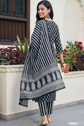 women ethnic motifs printed regular cotton kurta with trousers & with dupatta