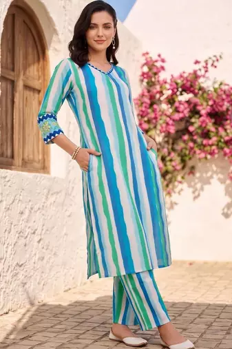 women printed regular cotton kurta with trousers