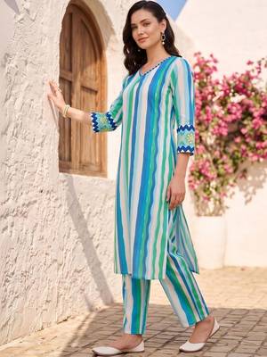 women printed regular cotton kurta with trousers 3