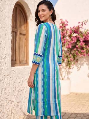 women printed regular cotton kurta with trousers 4