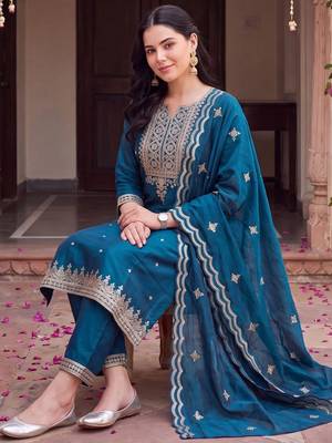 women ethnic motifs embroidered regular thread work kurta with trousers & with dupatta 5