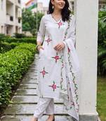 women floral printed regular cotton kurta with trousers & with dupatta