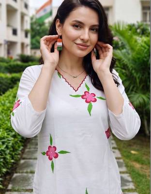 women floral printed regular cotton kurta with trousers & with dupatta 3