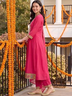 women ethnic motifs embroidered regular thread work kurta with trousers & with dupatta 3