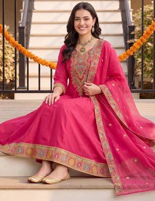 women ethnic motifs embroidered regular thread work kurta with trousers & with dupatta 5