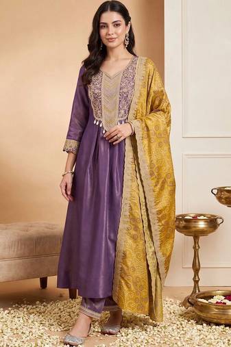 women ethnic motifs embroidered regular kurta with trousers & with dupatta