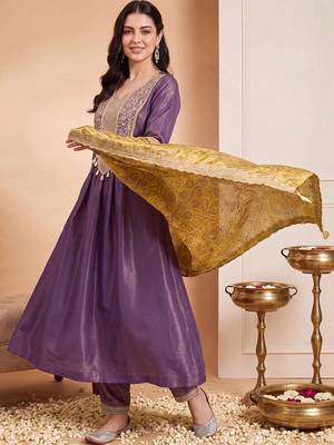 women ethnic motifs embroidered regular kurta with trousers & with dupatta 6
