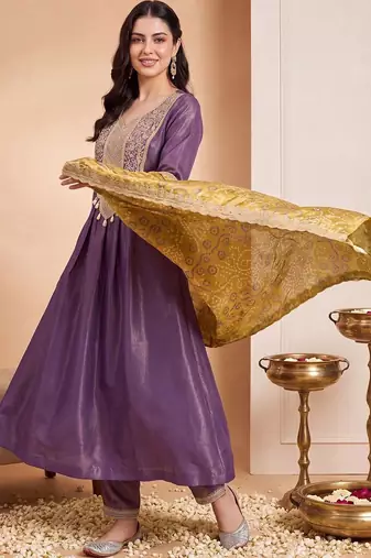 women ethnic motifs embroidered regular kurta with trousers & with dupatta