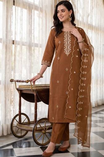 women ethnic motifs embroidered regular thread work kurta with trousers & with dupatta