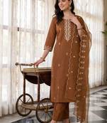 women ethnic motifs embroidered regular thread work kurta with trousers & with dupatta