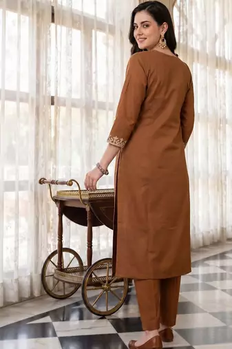 women ethnic motifs embroidered regular thread work kurta with trousers & with dupatta