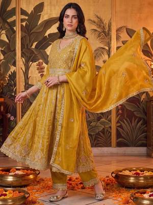women ethnic motifs embroidered empire kurta with trousers & with dupatta 3