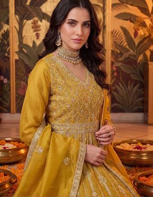 women ethnic motifs embroidered empire kurta with trousers & with dupatta 5