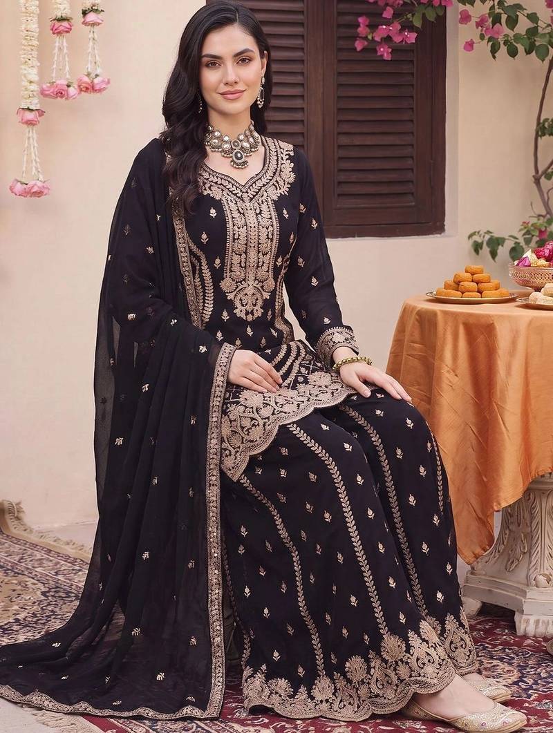 women ethnic motifs embroidered regular kurta with sharara & with dupatta