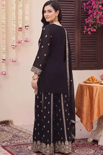 women ethnic motifs embroidered regular kurta with sharara & with dupatta