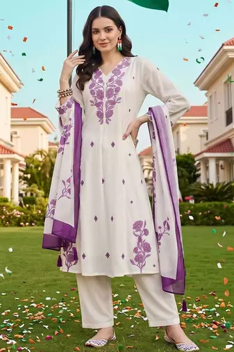 women floral printed regular kurta with trousers & with dupatta
