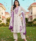 women floral printed regular kurta with trousers & with dupatta